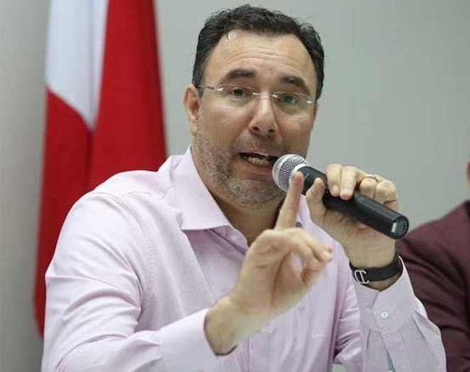 Luis Zelaya cuestiona declaratoria presidencial y advierte: “Quien llega al poder de forma fraudul...